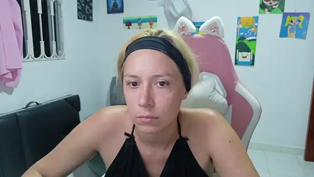 MommyMiaWs online show from March 2026 11:08:01 PM