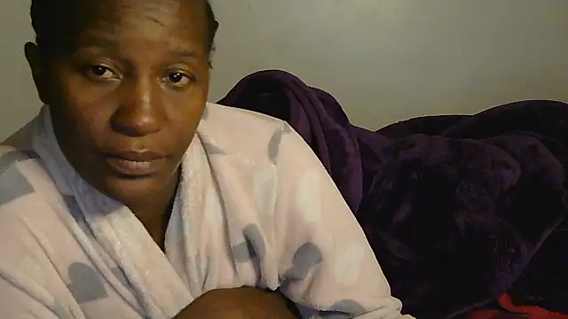 sluttylaura21 online show from October 2025 05:30:01 PM