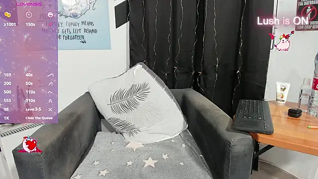 Snapshot of alexysgray chatting on November 2025 04:30:01 PM alexysgray online show from November 2025 04:30:01 PM