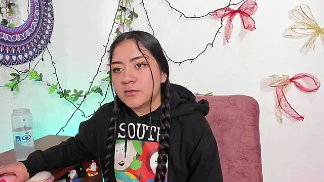 Snapshot of Hanna_moore1 chatting on December 2024 06:32:02 PM Hanna moore1 online show from December 2024 06:32:02 PM