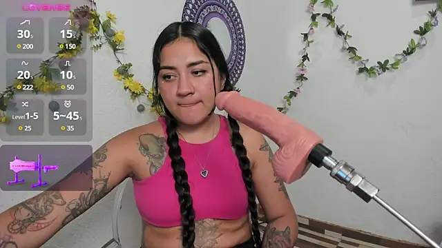 Snapshot of Hanna_moore1 chatting on March 2025 10:18:02 PM Hanna moore1 online show from March 2025 10:18:02 PM