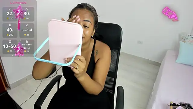 tracycum online show from July 2026 02:31:01 PM
