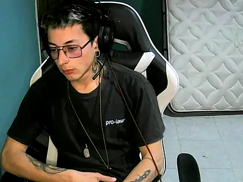 Snapshot of Jughead_16 chatting on October 2025 05:02:02 AM Jughead 16 online show from October 2025 05:02:02 AM