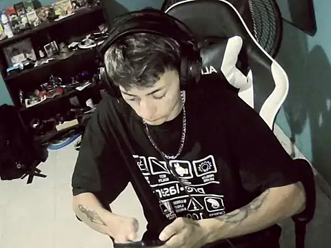 Snapshot of Jughead_16 chatting on November 2025 02:43:01 AM Jughead 16 online show from November 2025 02:43:01 AM