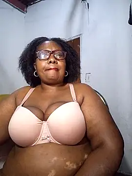 Snapshot of YELLOW_BONE chatting on October 2025 08:49:02 PM YELLOW BONE online show from October 2025 08:49:02 PM