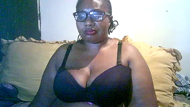 Snapshot of YELLOW_BONE chatting on November 2025 09:13:02 PM YELLOW BONE online show from November 2025 09:13:02 PM