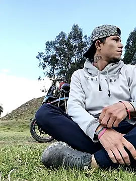 Snapshot of Juam22 chatting on December 2025 09:44:02 PM Juam22 online show from December 2025 09:44:02 PM