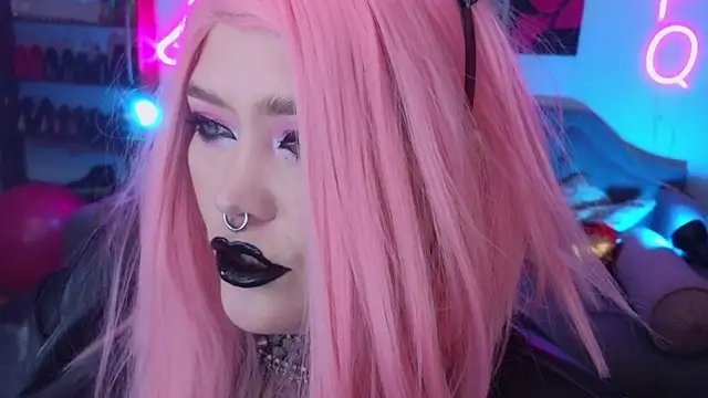 wickedxqueen online show from December 2024 11:01:02 PM