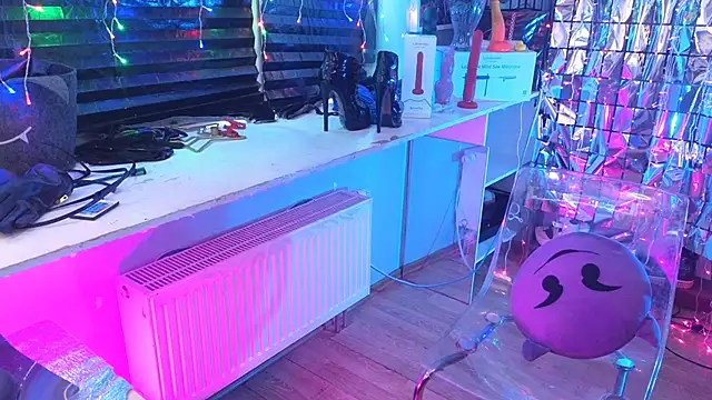 wickedxqueen online show from March 2025 05:44:01 AM