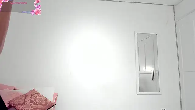 Snapshot of Estrella_Duran chatting on February 2025 12:17:02 PM Estrella Duran online show from February 2025 12:17:02 PM