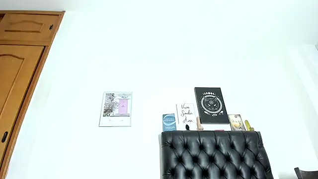 JohanyLatino online show from January 2025 05:11:02 AM