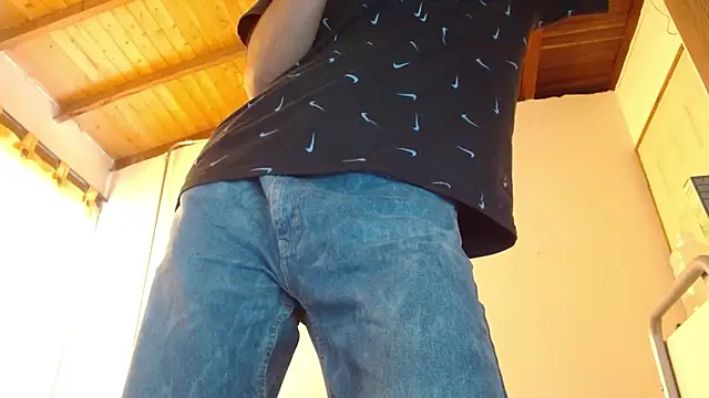 JohanyLatino online show from June 2026 09:17:01 PM
