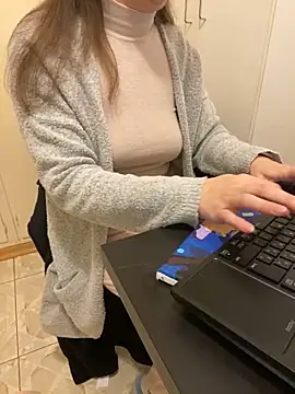 AlisaaRose online show from March 2025 07:28:02 PM