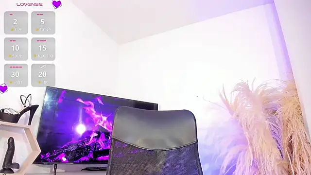 Snapshot of Fenty_XX chatting on September 2025 04:00:01 PM Fenty XX online show from September 2025 04:00:01 PM