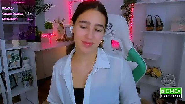  Eliizabeth  online show from December 2025 10:17:02 PM