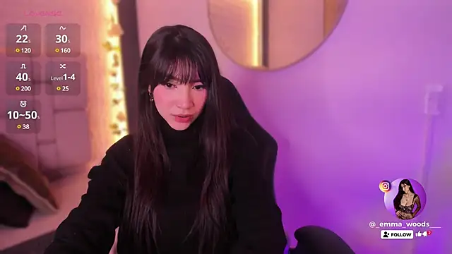 Snapshot of emma_woods_ chatting on December 2024 12:13:01 PM emma woods online show from December 2024 12:13:01 PM