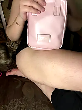 Snapshot of Mayoosh6 chatting on September 2025 04:02:02 AM Mayoosh6 online show from September 2025 04:02:02 AM