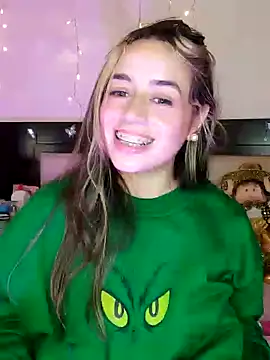 Snapshot of Natalia_Suarez chatting on December 2024 06:59:01 AM Natalia Suarez online show from December 2024 06:59:01 AM