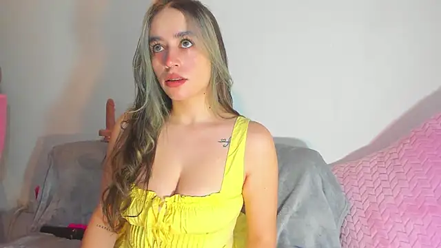 Snapshot of Natalia_Suarez chatting on October 2025 10:29:01 PM Natalia Suarez online show from October 2025 10:29:01 PM