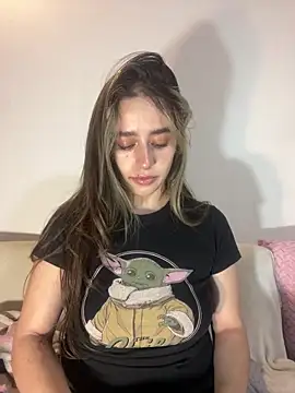 Snapshot of Natalia_Suarez chatting on October 2025 03:29:02 AM Natalia Suarez online show from October 2025 03:29:02 AM