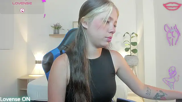 Snapshot of nataly_rodri chatting on April 2026 02:03:02 AM nataly rodri online show from April 2026 02:03:02 AM