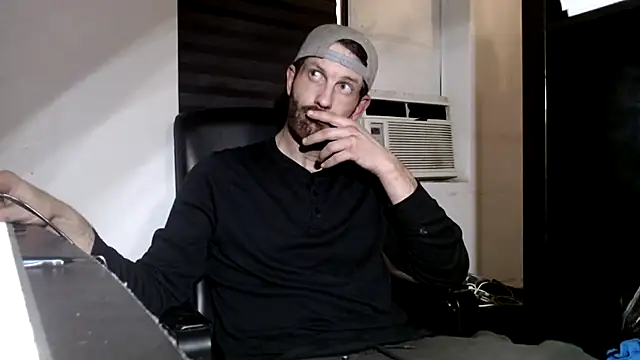 Snapshot of leanjamesdean chatting on February 2025 02:20:01 PM leanjamesdean online show from February 2025 02:20:01 PM