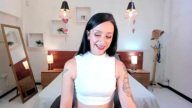 Kristen Garner online show from February 2025 08:09:02 PM