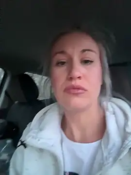 Snapshot of Dina-Light chatting on March 2025 05:41:02 PM Dina-Light online show from March 2025 05:41:02 PM