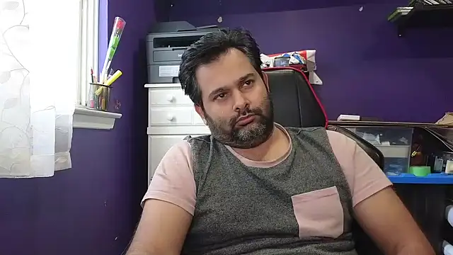 Snapshot of Sakhtlaundaz chatting on December 2024 03:11:02 PM Sakhtlaundaz online show from December 2024 03:11:02 PM