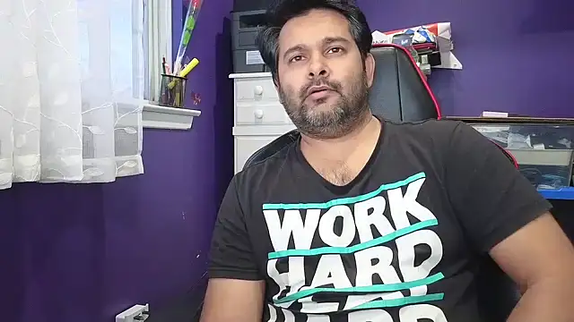 Snapshot of Sakhtlaundaz chatting on January 2025 10:03:01 PM Sakhtlaundaz online show from January 2025 10:03:01 PM