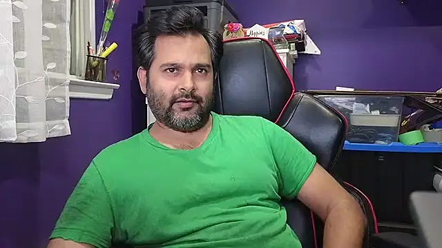 Snapshot of Sakhtlaundaz chatting on January 2025 11:52:02 PM Sakhtlaundaz online show from January 2025 11:52:02 PM