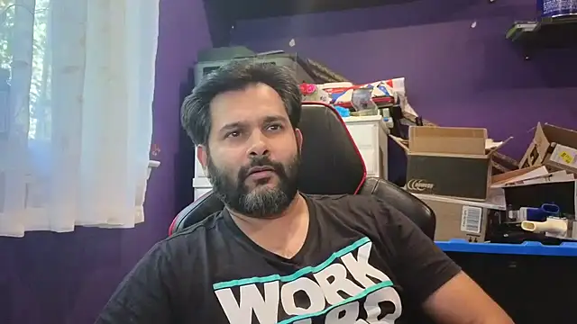 Snapshot of Sakhtlaundaz chatting on September 2025 08:42:02 PM Sakhtlaundaz online show from September 2025 08:42:02 PM