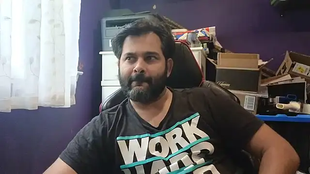 Snapshot of Sakhtlaundaz chatting on September 2025 07:36:01 PM Sakhtlaundaz online show from September 2025 07:36:01 PM