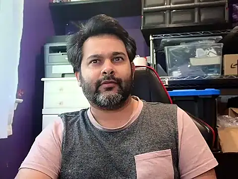 Snapshot of Sakhtlaundaz chatting on October 2025 02:05:02 PM Sakhtlaundaz online show from October 2025 02:05:02 PM