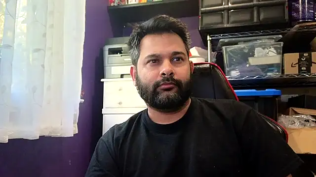 Snapshot of Sakhtlaundaz chatting on October 2025 01:25:01 PM Sakhtlaundaz online show from October 2025 01:25:01 PM