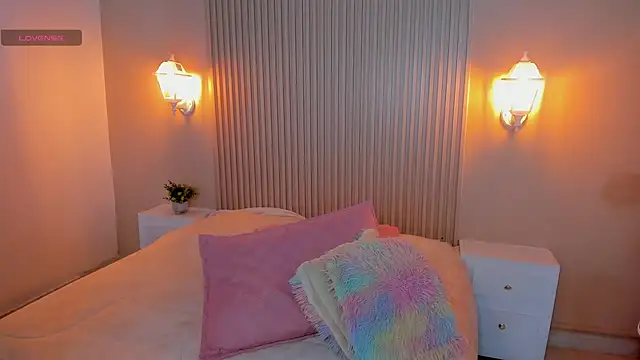 EmilyEvans7 online show from November 2025 08:07:01 PM