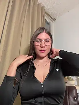 Snapshot of AmelieLaurent_ chatting on November 2025 04:00:02 AM AmelieLaurent online show from November 2025 04:00:02 AM