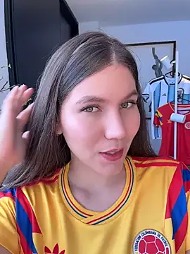 AmelieLaurent  online show from June 2026 03:49:02 PM