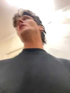 ETHAN MOORE online show from October 2025 03:00:01 PM