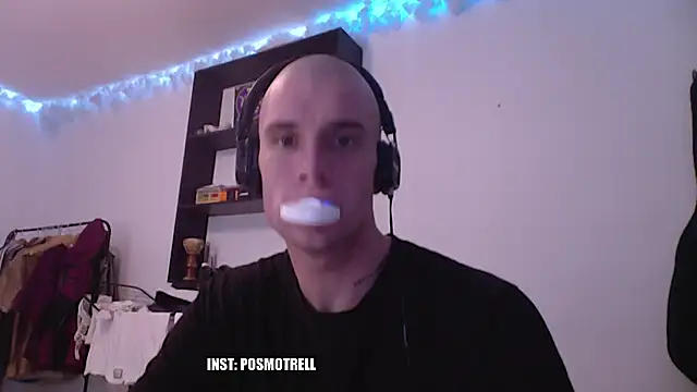 ETHAN MOORE online show from February 2026 09:00:02 AM