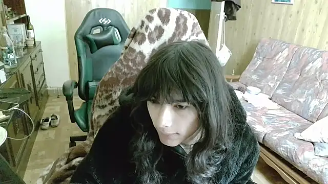 calliemaggotbone online show from December 2025 10:57:02 AM