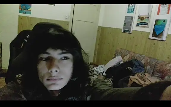 calliemaggotbone online show from December 2025 01:16:01 PM