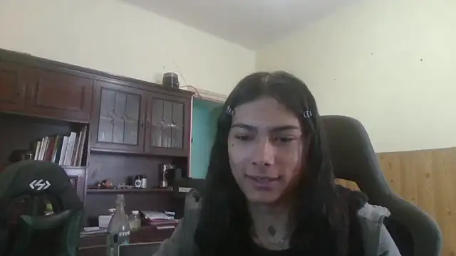 calliemaggotbone online show from April 2026 10:40:01 AM