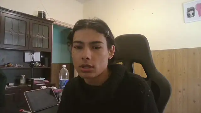 calliemaggotbone online show from April 2026 01:26:01 PM