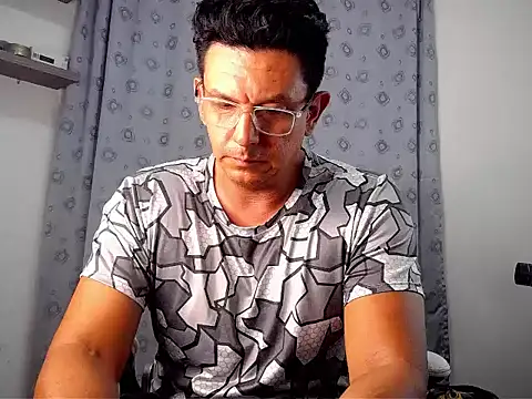 Snapshot of pedropicapi chatting on November 2025 02:44:01 AM pedropicapi online show from November 2025 02:44:01 AM