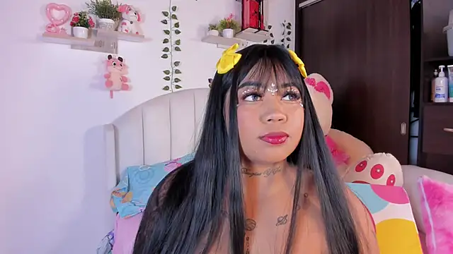 Emily restrepo online show from April 2026 05:49:01 AM