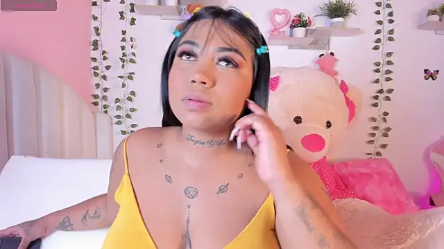 Emily restrepo online show from April 2026 04:06:02 AM