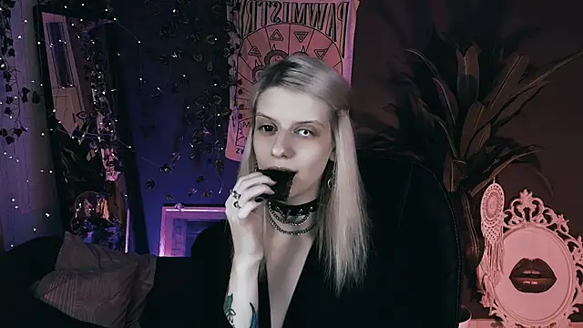 Noah ElmerX online show from November 2025 10:09:02 PM