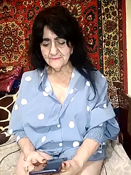 Lovely Lori online show from November 2025 06:32:01 PM