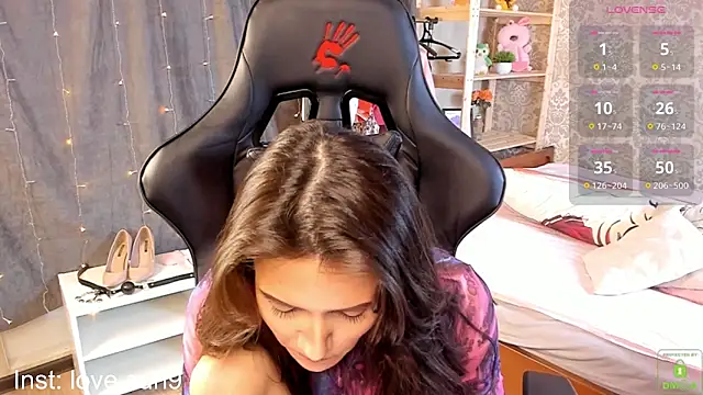 Michel Momsen online show from March 2025 12:04:02 PM